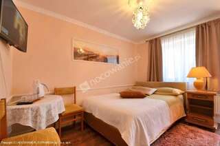 Отели типа «постель и завтрак» Casablanca Pokoje i Apartamenty Казимеж-Дольны Стандартный двухместный номер с 1 кроватью-5